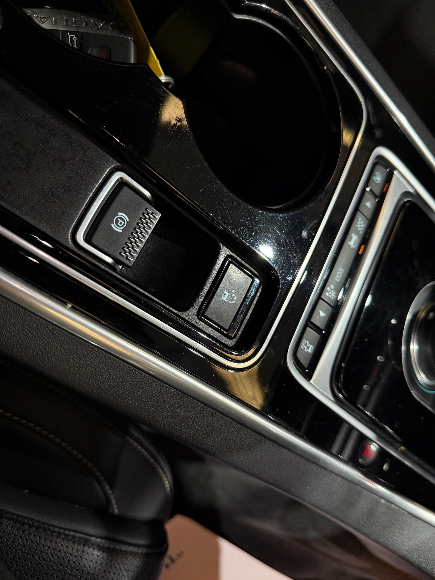 Used Jaguar XE 2017 for sale - 76198126: Photo 41