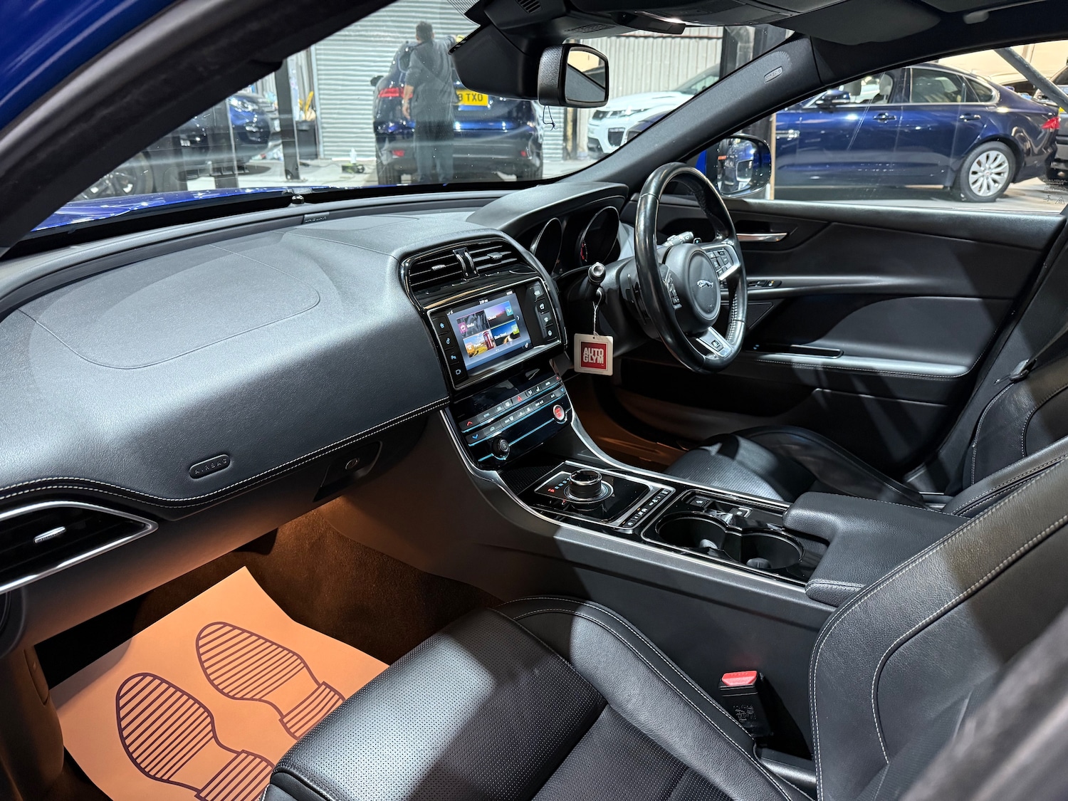 Used Jaguar XE 2017 for sale - 76198126: Photo 9