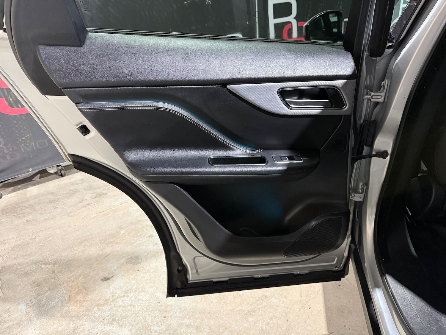 Used Jaguar F-Pace 2017 for sale - 77600549: Photo 28