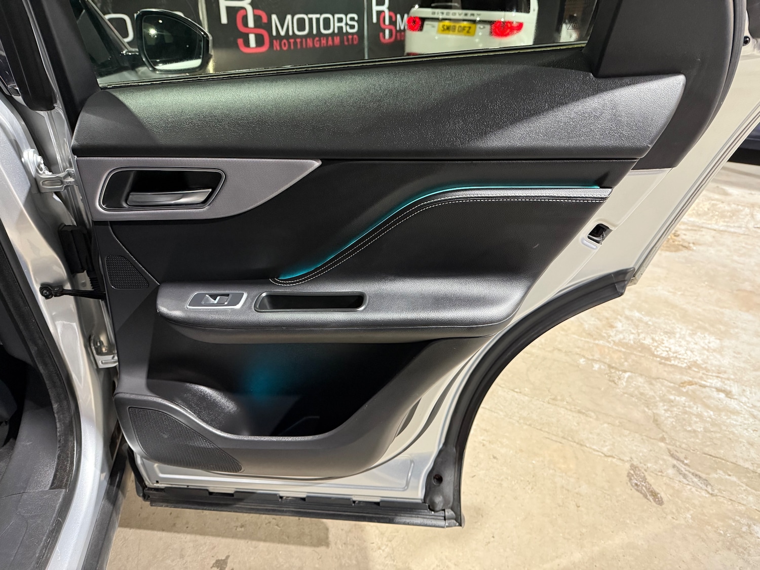 Used Jaguar F-Pace 2017 for sale - 77600549: Photo 33