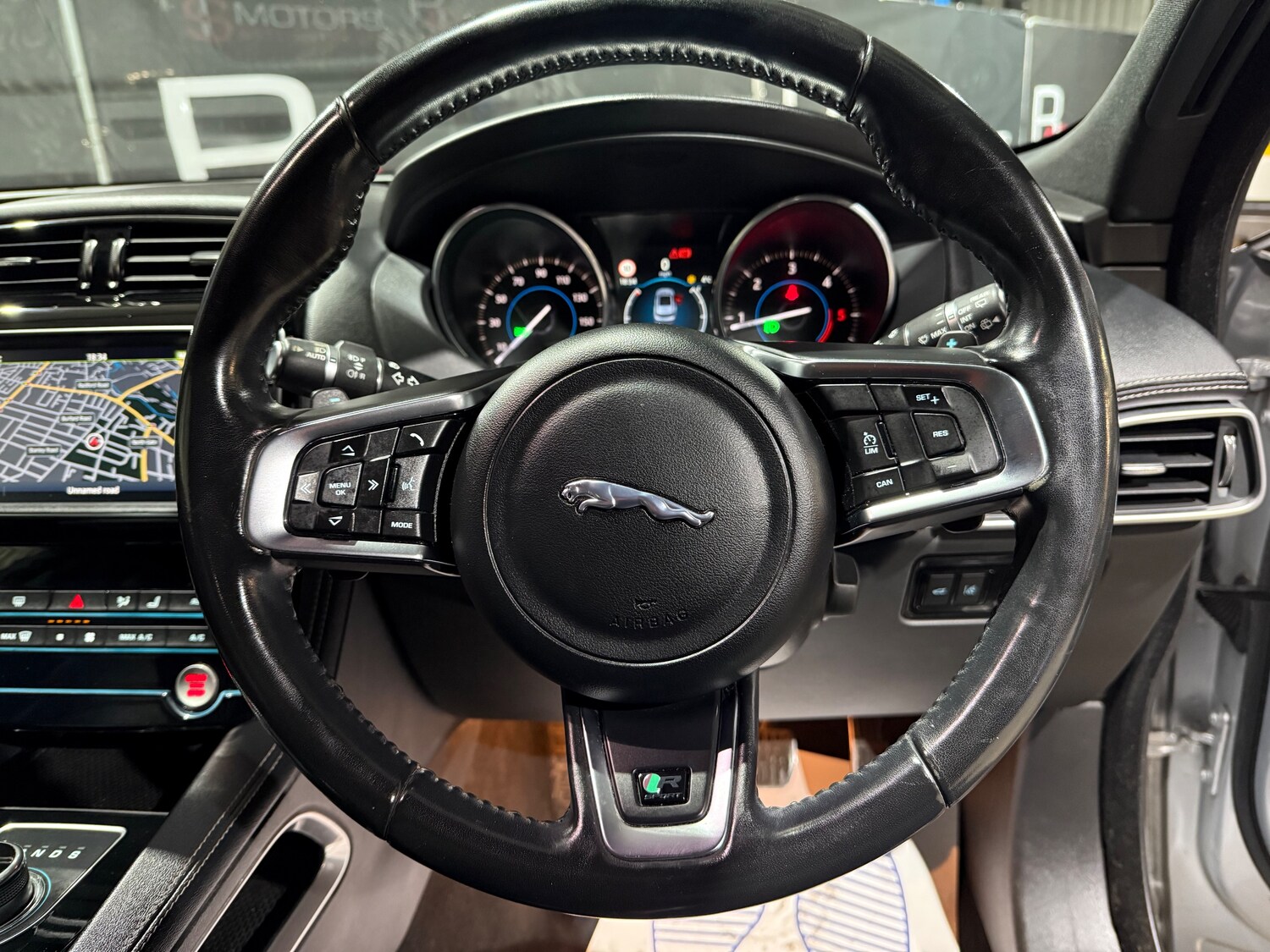 Used Jaguar F-Pace 2017 for sale - 77600549: Photo 44