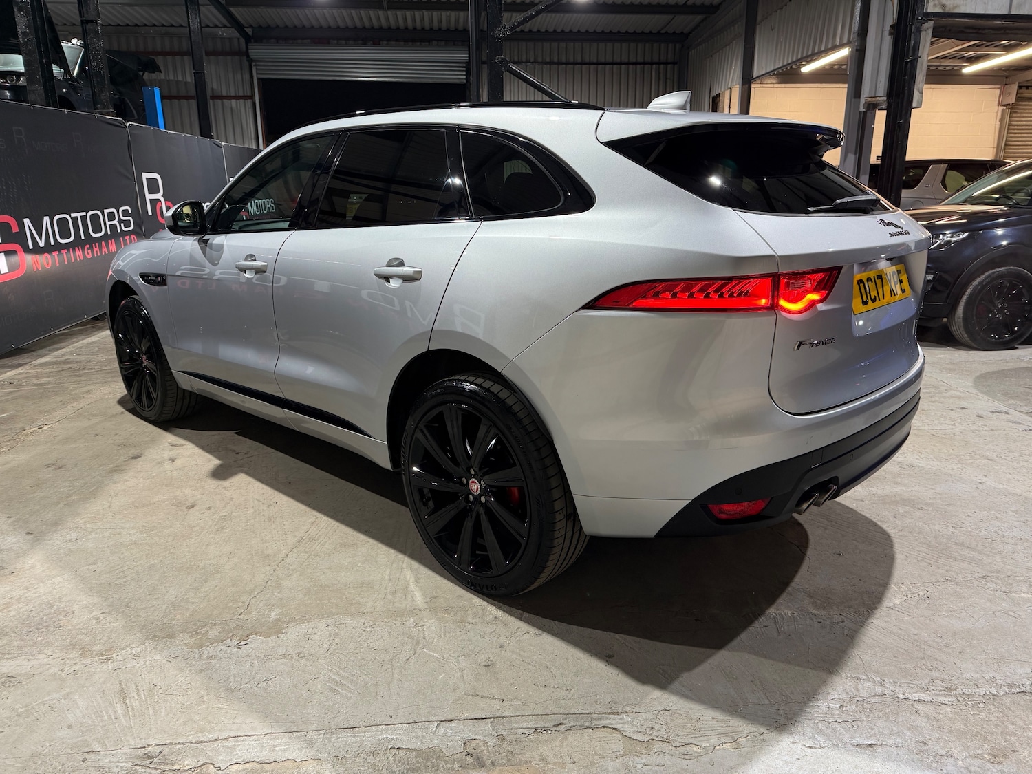 Used Jaguar F-Pace 2017 for sale - 77600549: Photo 6