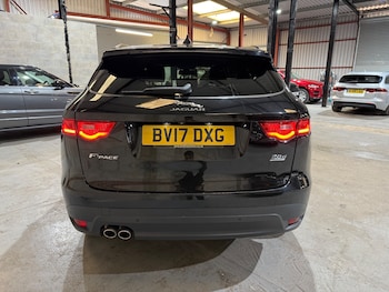 Used Jaguar F-Pace 2017 for sale - 75980390: Photo