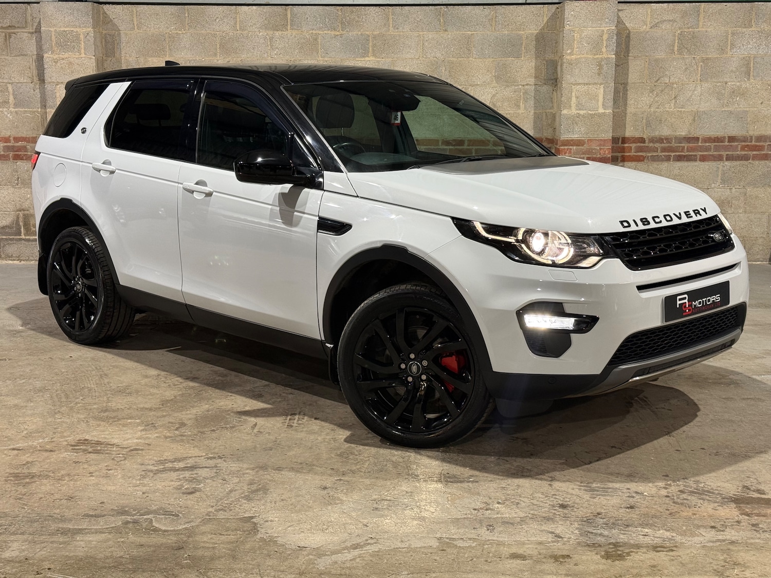 Used Land Rover Discovery Sport 2017 for sale - 76931719: Photo 1