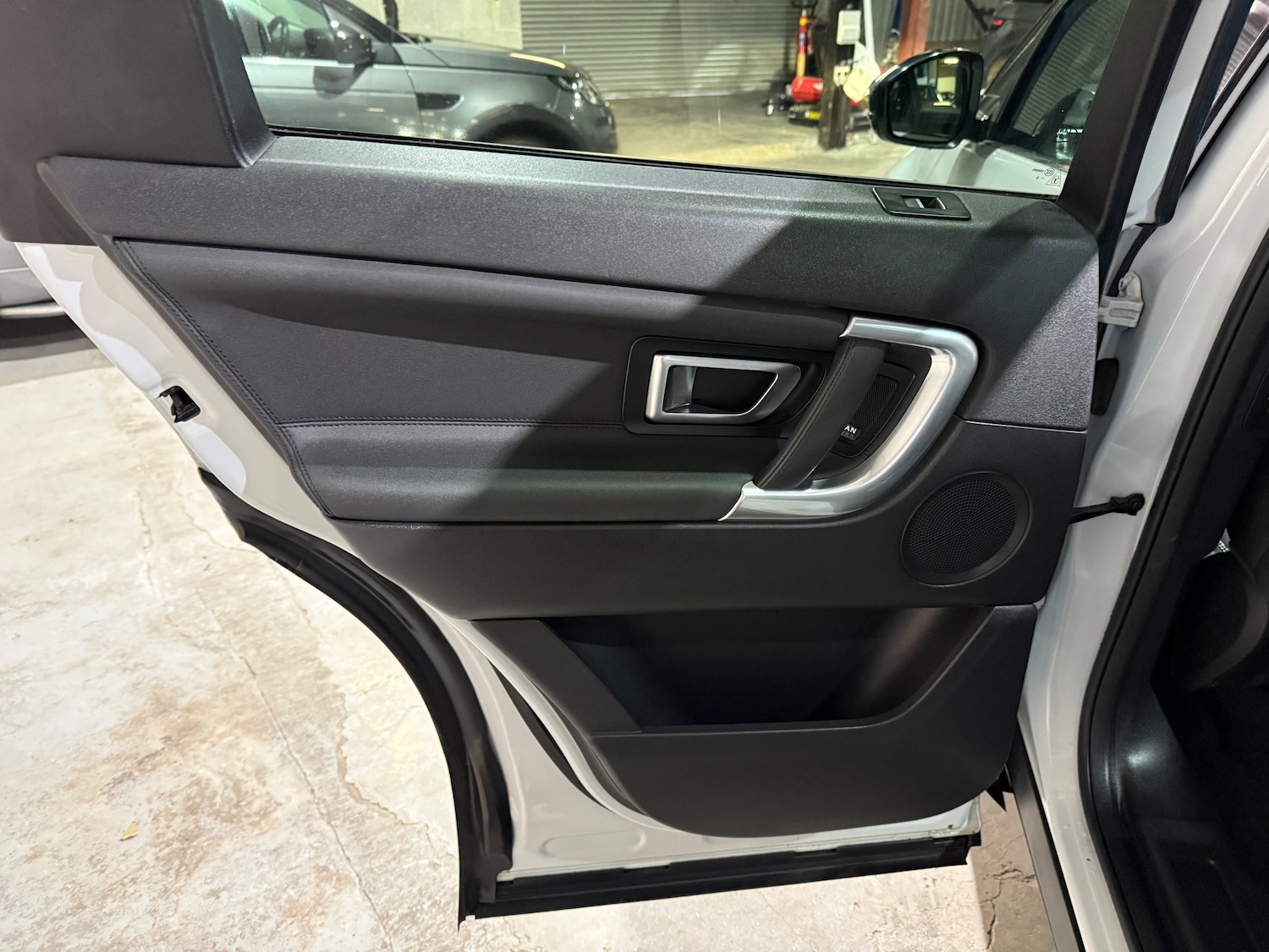 Used Land Rover Discovery Sport 2017 for sale - 76931719: Photo 13