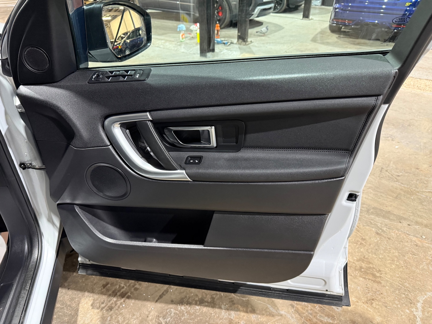 Used Land Rover Discovery Sport 2017 for sale - 76931719: Photo 23