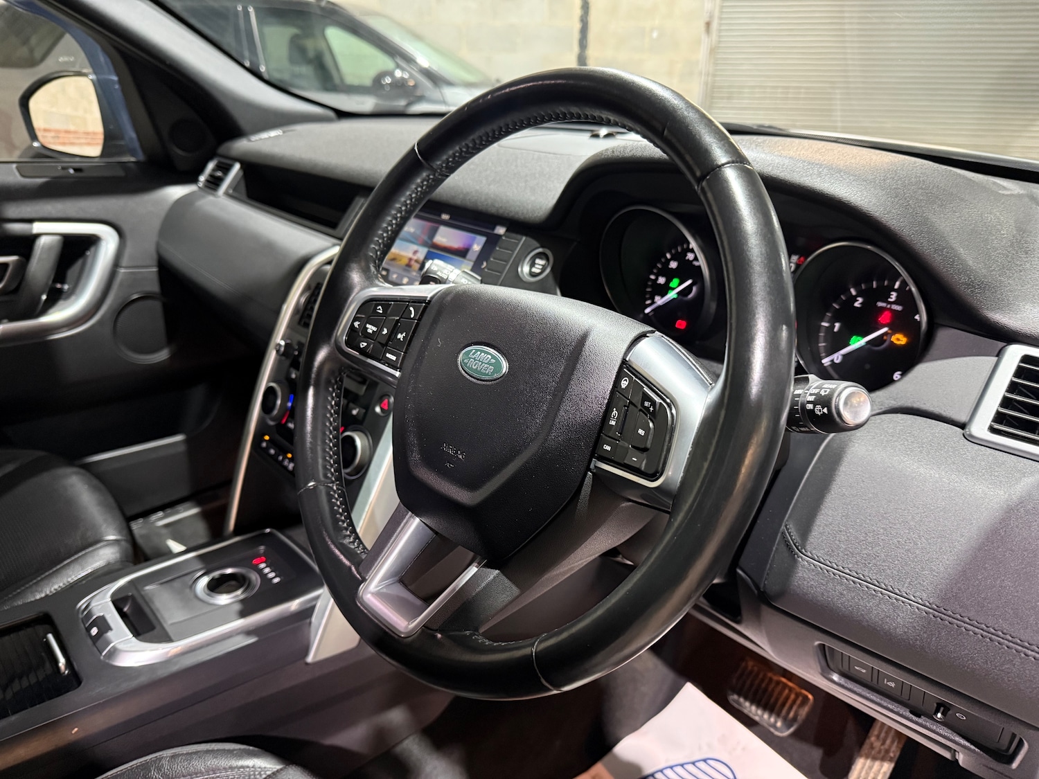 Used Land Rover Discovery Sport 2017 for sale - 76931719: Photo 25