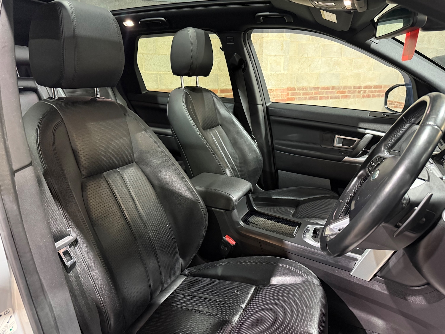 Used Land Rover Discovery Sport 2017 for sale - 76931719: Photo 27