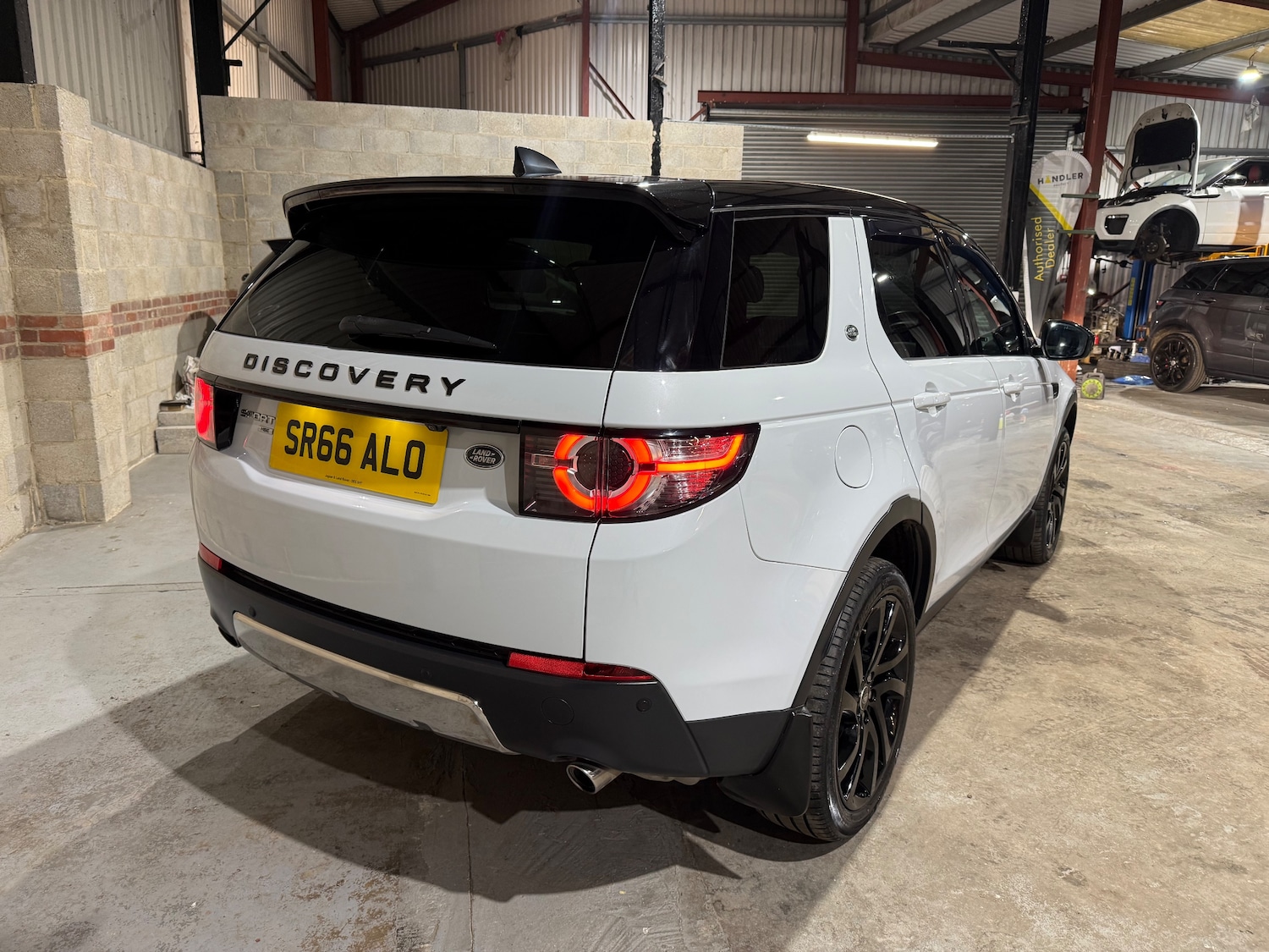 Used Land Rover Discovery Sport 2017 for sale - 76931719: Photo 3