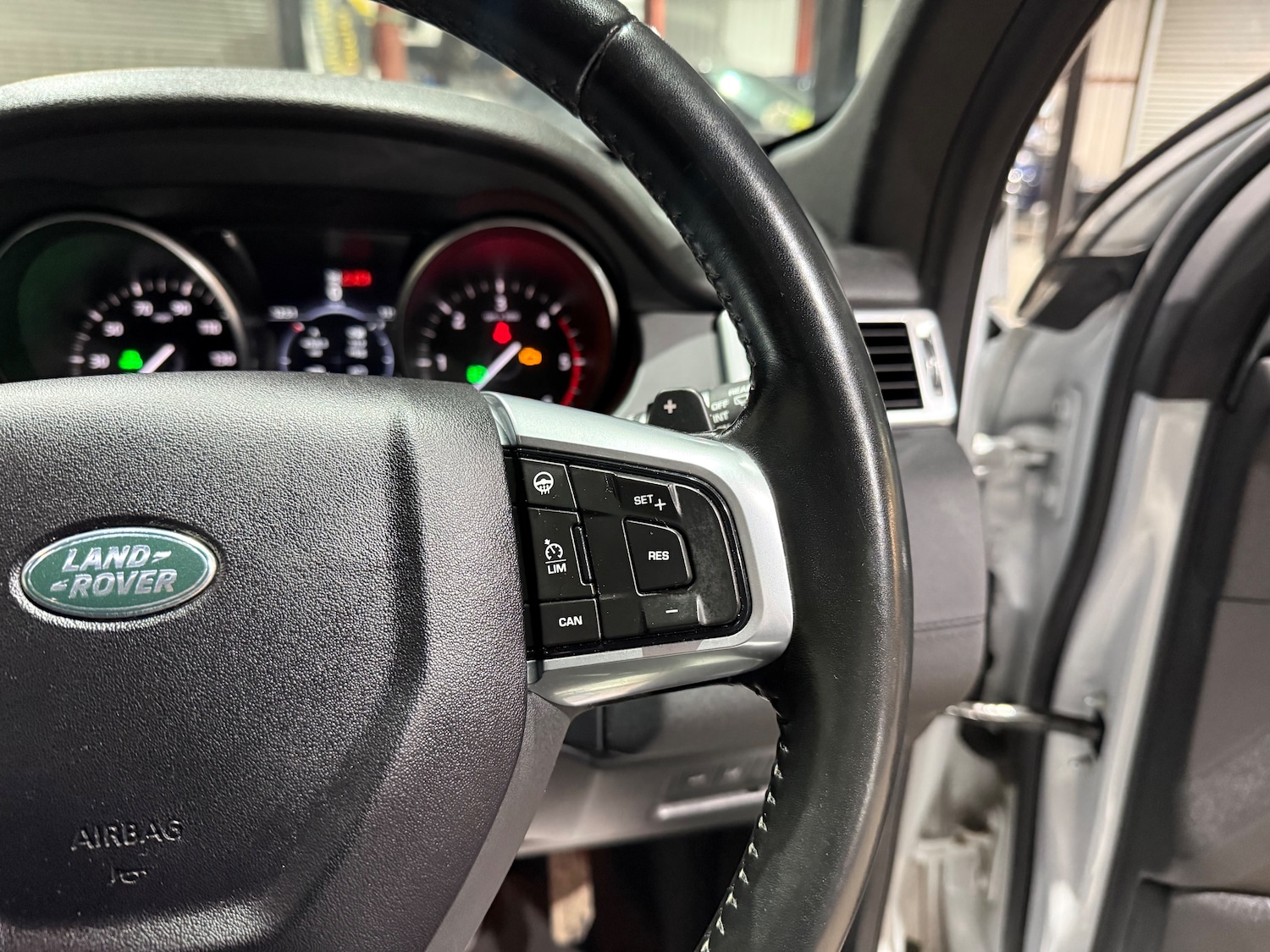 Used Land Rover Discovery Sport 2017 for sale - 76931719: Photo 31