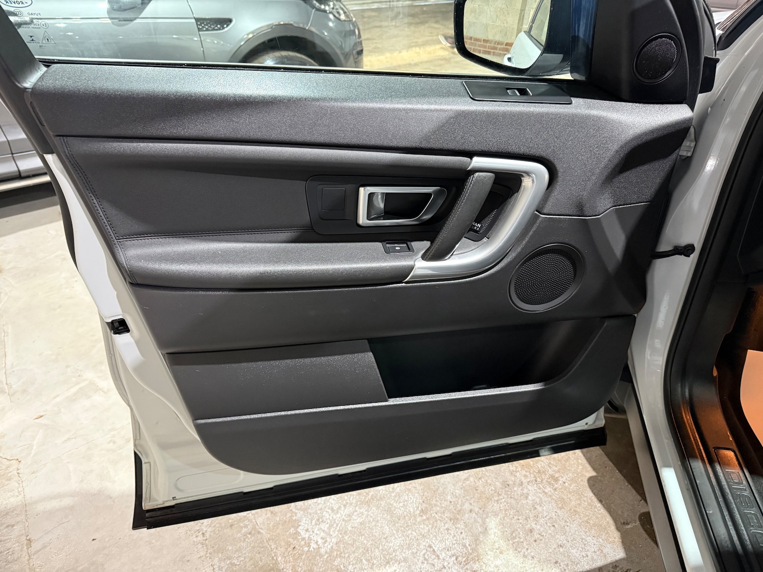 Used Land Rover Discovery Sport 2017 for sale - 76931719: Photo 7