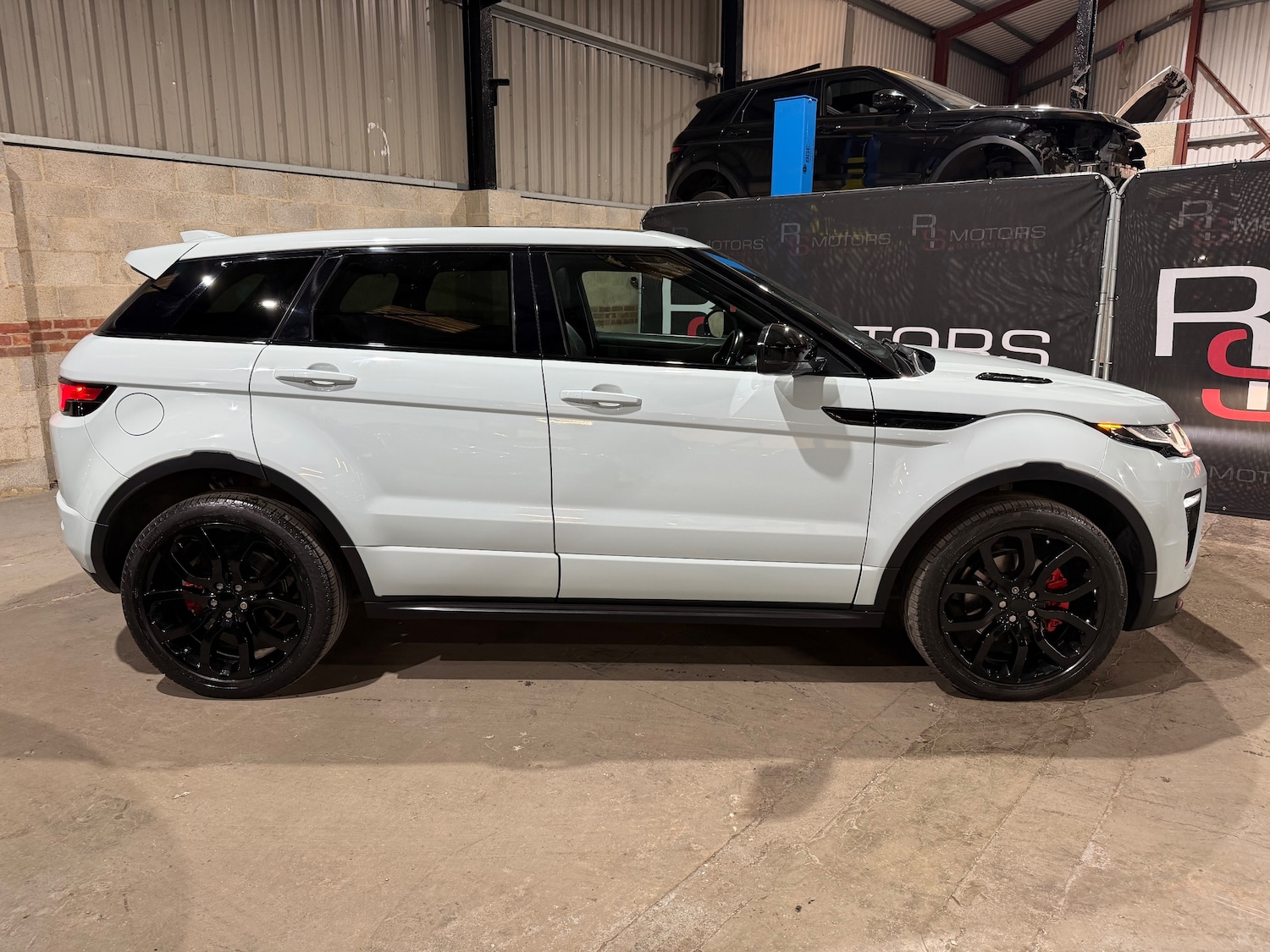 Used Land Rover Range Rover Evoque for sale - 78107105: Photo 2