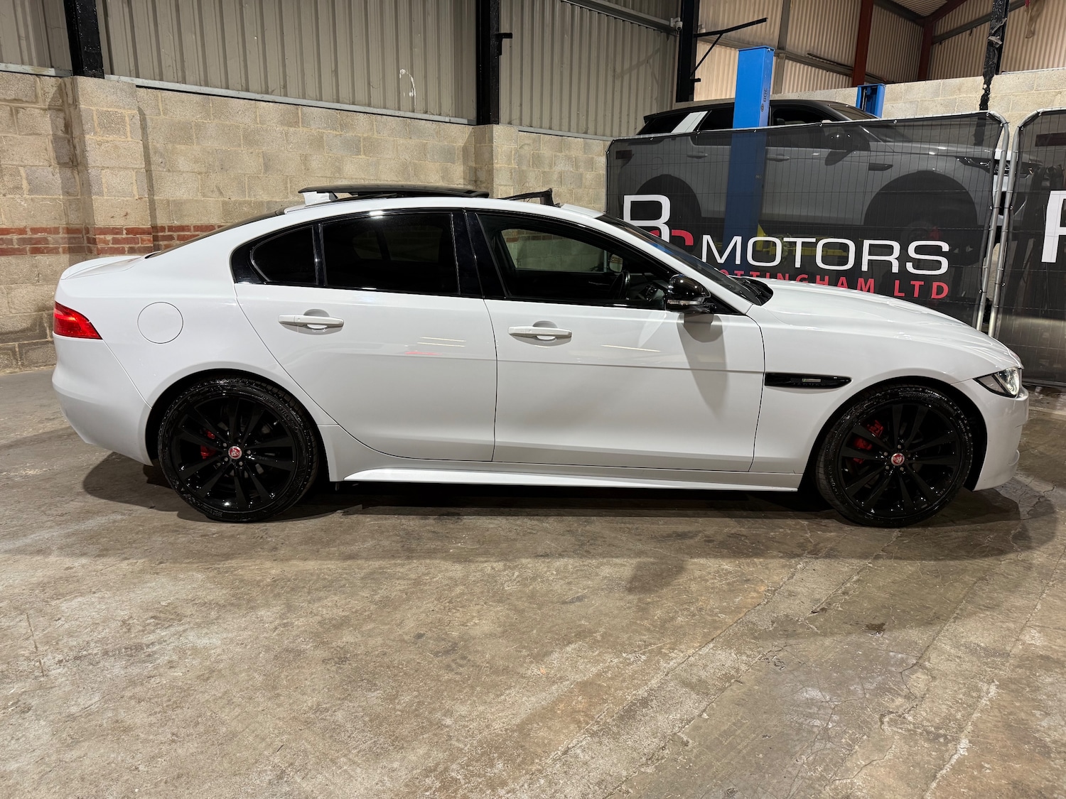 Used Jaguar XE 2019 for sale - 77512735: Photo 2