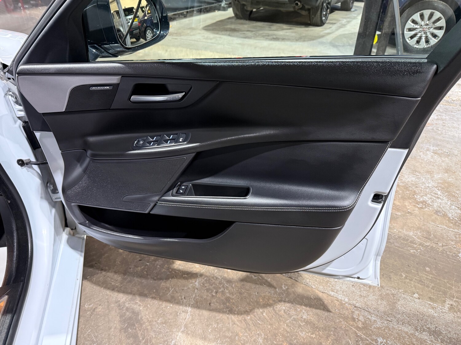 Used Jaguar XE 2019 for sale - 77512735: Photo 24