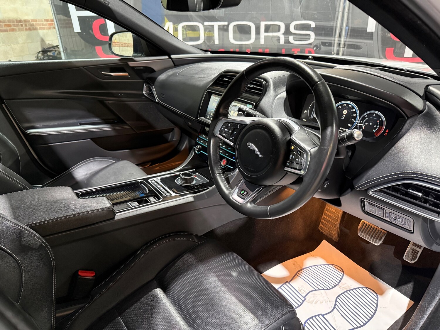 Used Jaguar XE 2019 for sale - 77512735: Photo 28