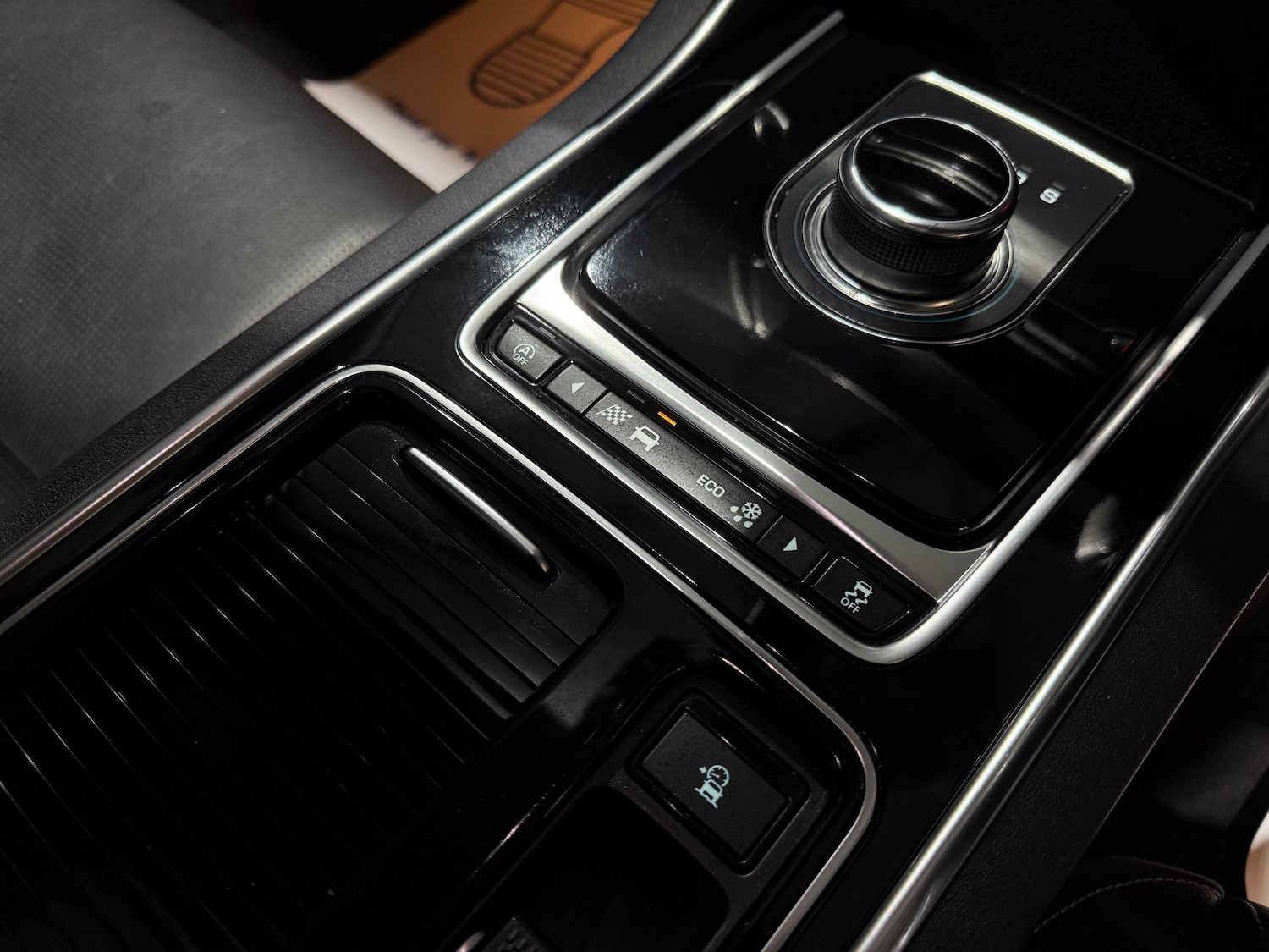 Used Jaguar XE 2019 for sale - 77512735: Photo 49