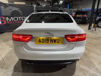 Used Jaguar XE 2019 for sale - 77512735: Photo