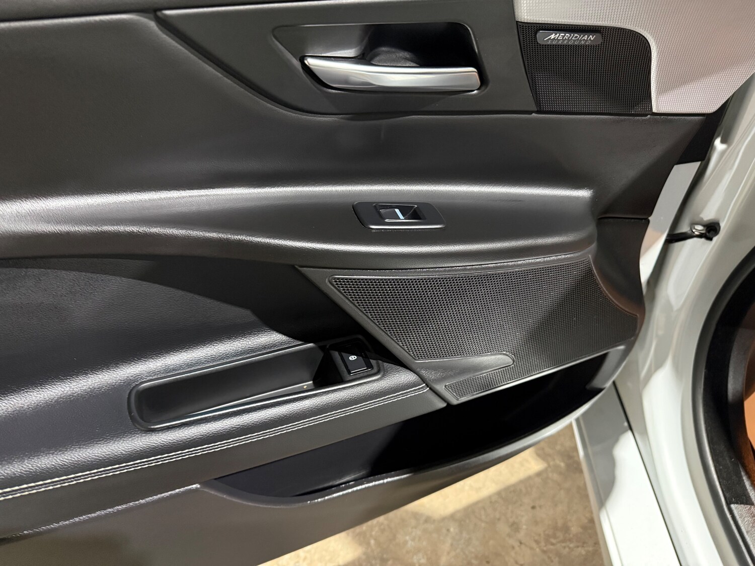 Used Jaguar XE 2019 for sale - 77512735: Photo 8