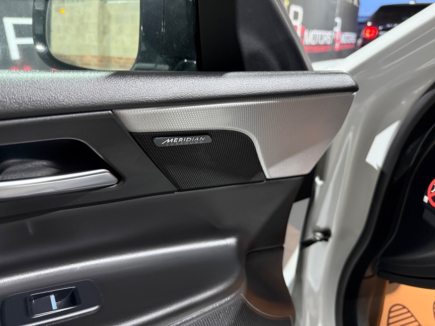 Used Jaguar XE 2019 for sale - 77512735: Photo 9