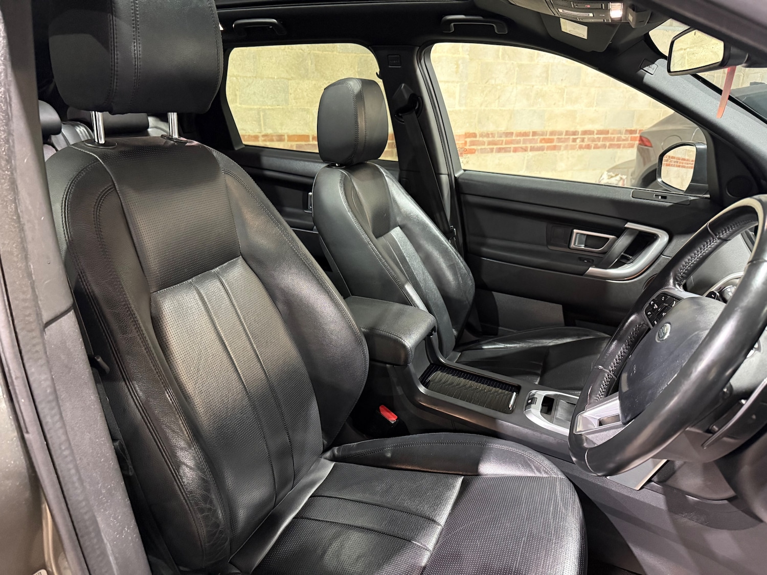 Used Land Rover Discovery Sport for sale - 76999597: Photo 28
