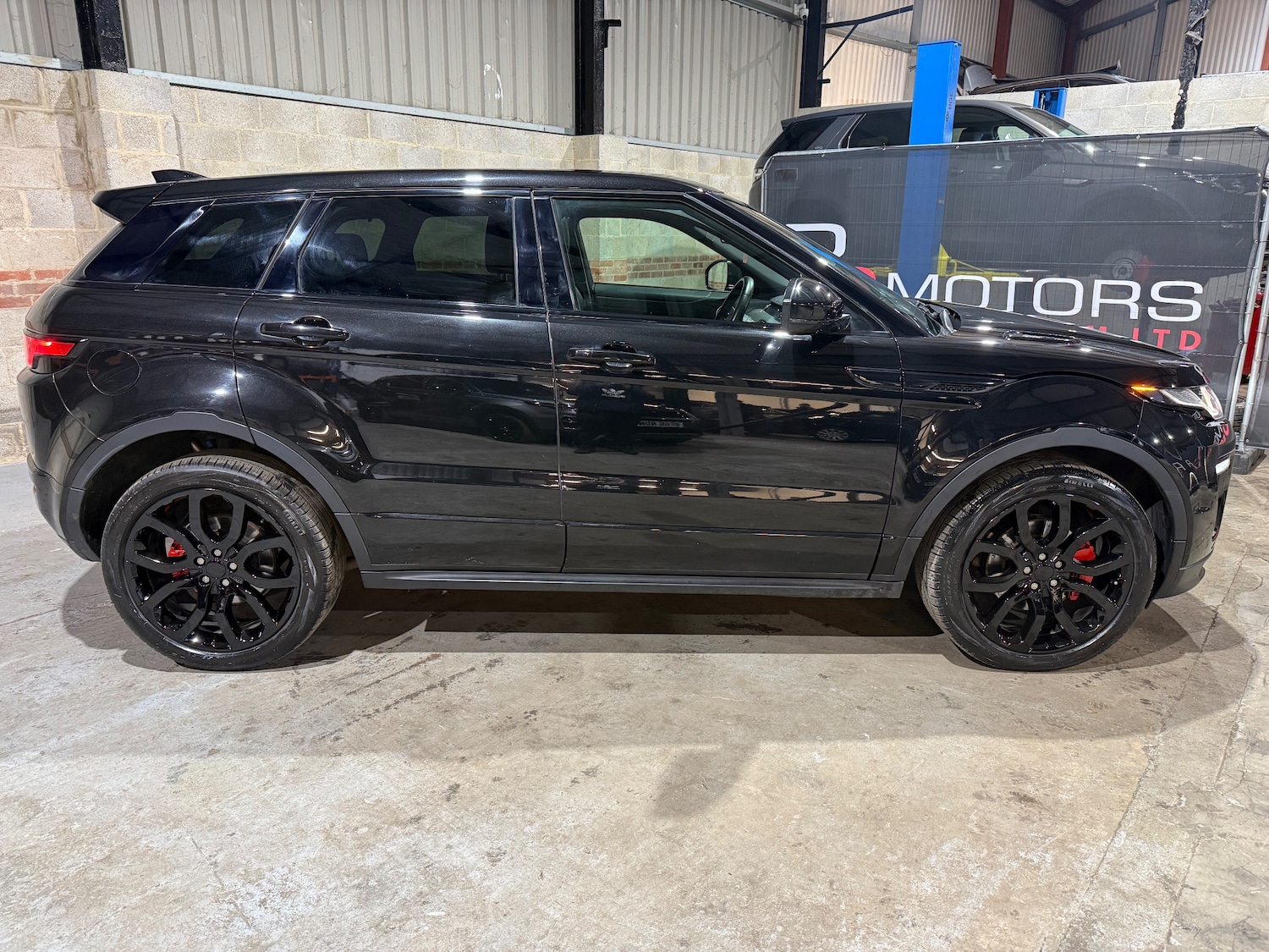 Used Land Rover Range Rover Evoque 2018 for sale - 77313001: Photo 2