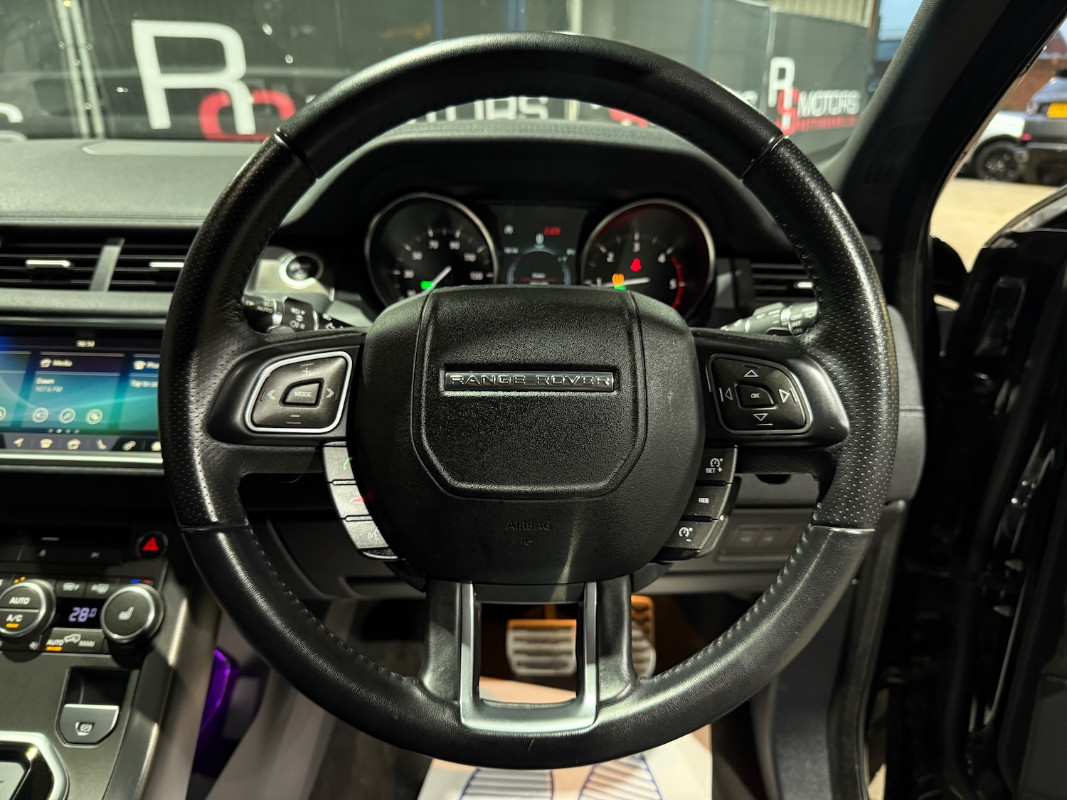 Used Land Rover Range Rover Evoque 2018 for sale - 77313001: Photo 32