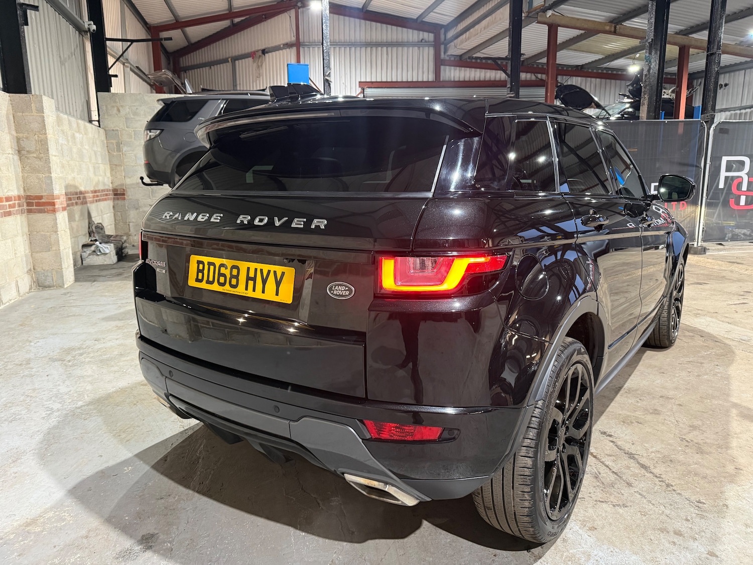 Used Land Rover Range Rover Evoque 2018 for sale - 77313001: Photo 51