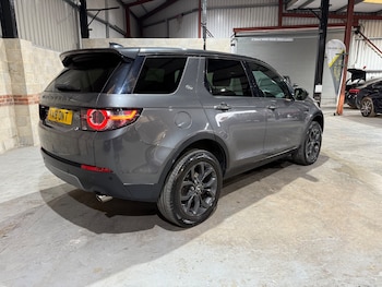 Used Land Rover Discovery Sport 2019 for sale - 79151434: Photo