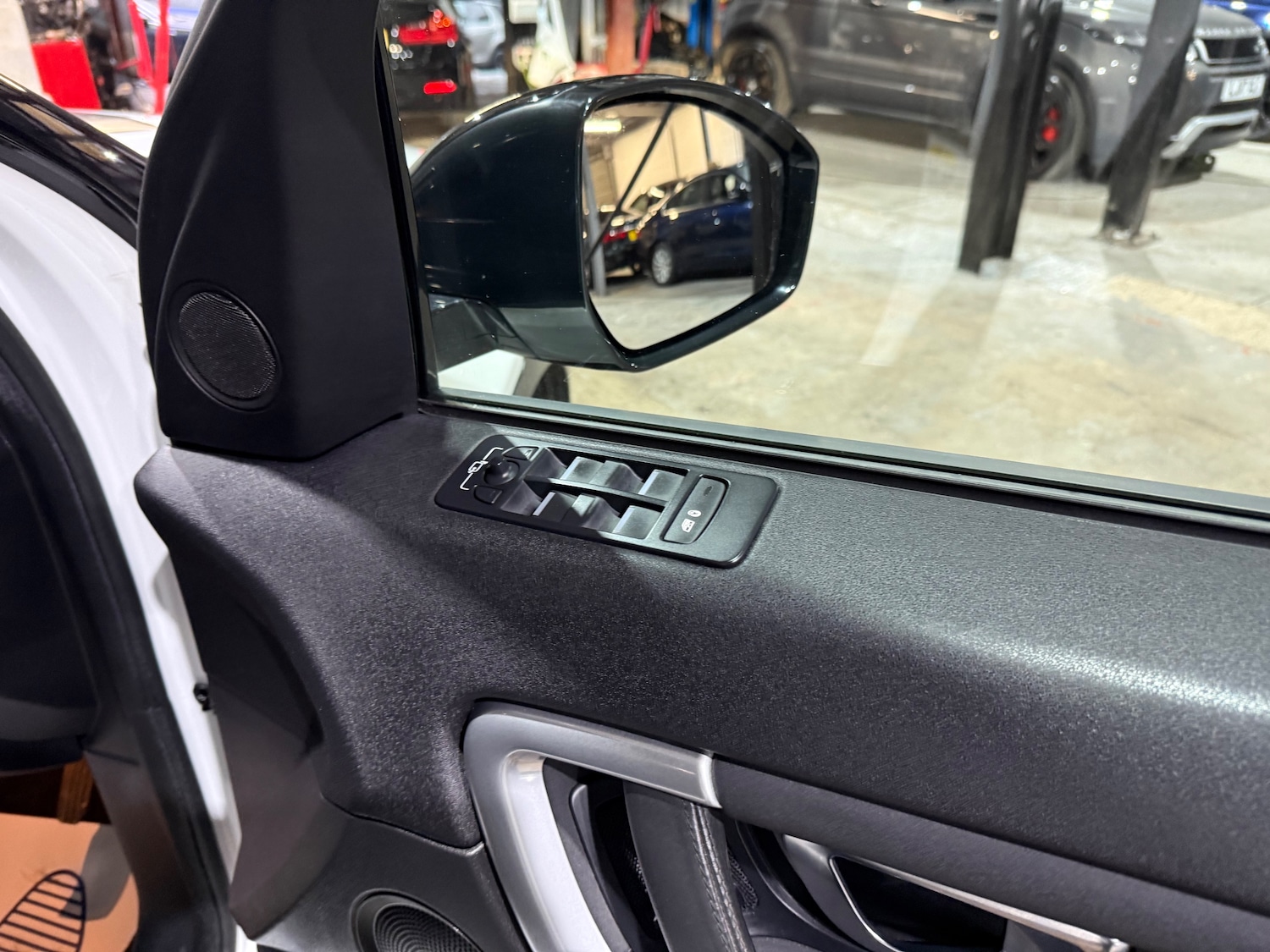 Used Land Rover Discovery Sport for sale - 76999598: Photo 26