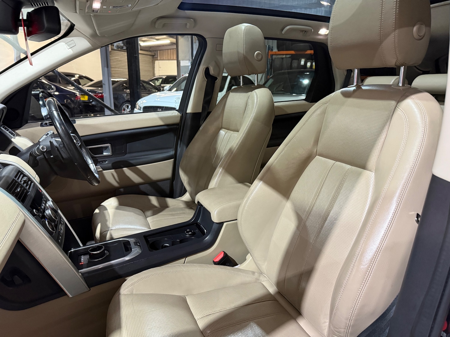 Used Land Rover Discovery Sport 2017 for sale - 76625723: Photo 10