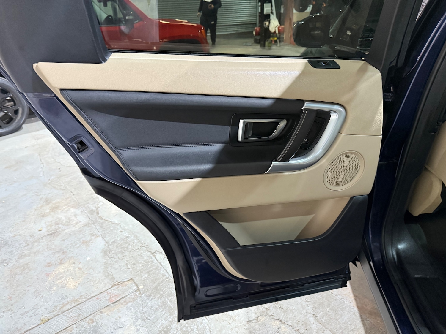 Used Land Rover Discovery Sport 2017 for sale - 76625723: Photo 13