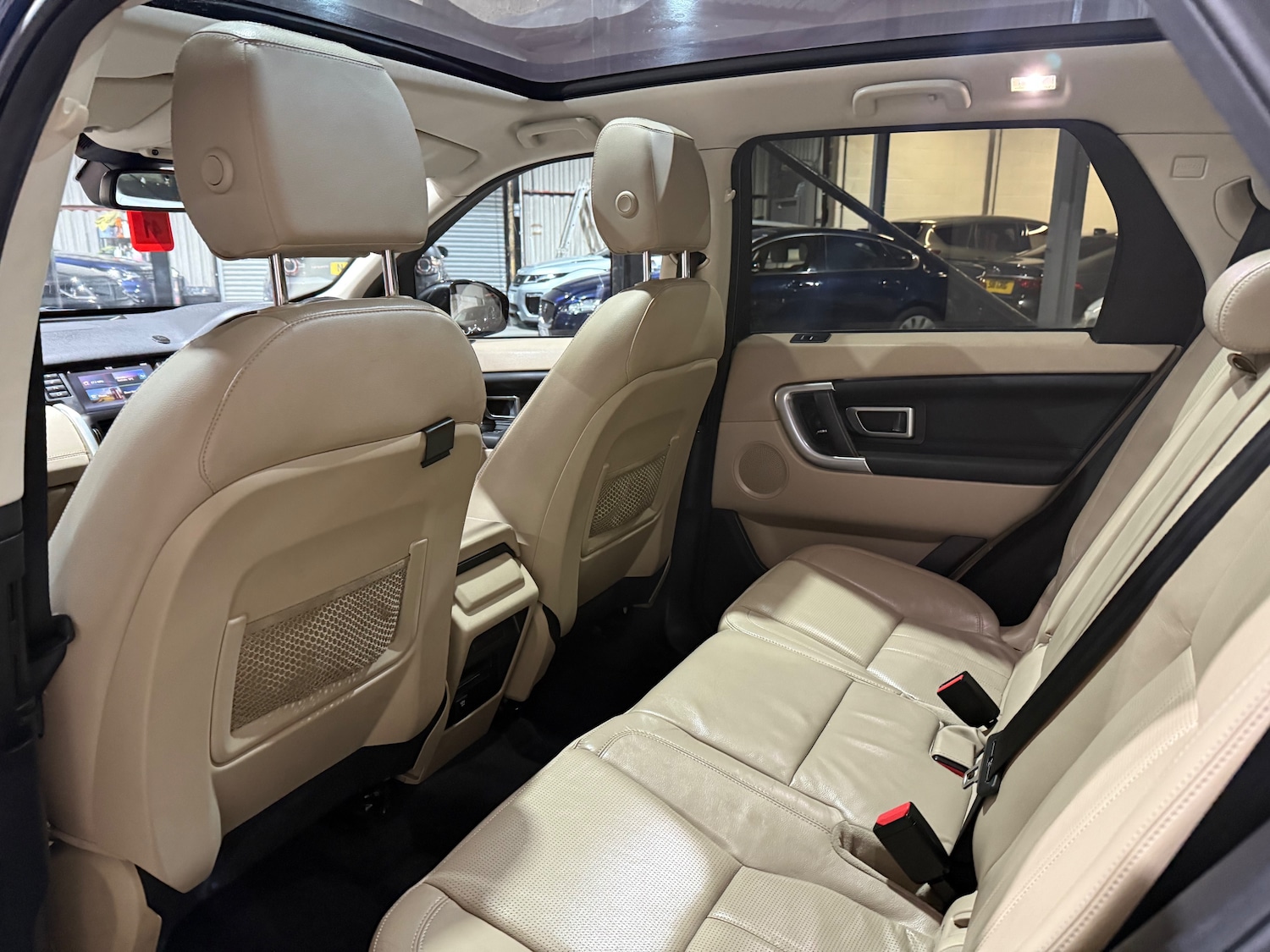 Used Land Rover Discovery Sport 2017 for sale - 76625723: Photo 14