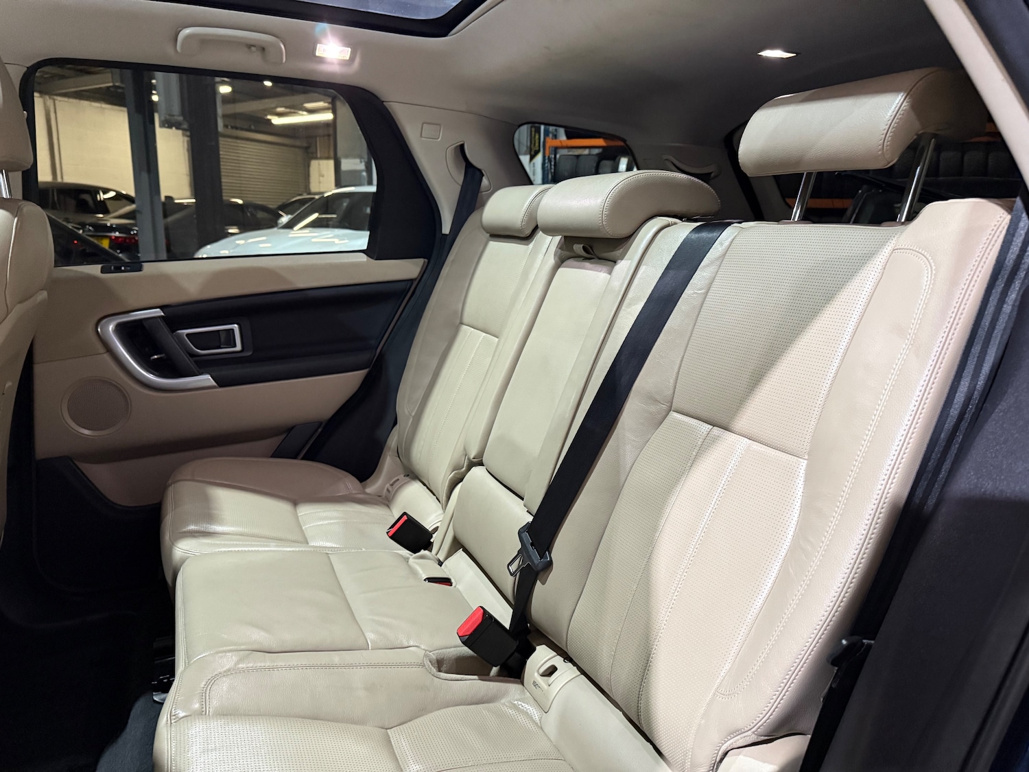 Used Land Rover Discovery Sport 2017 for sale - 76625723: Photo 15