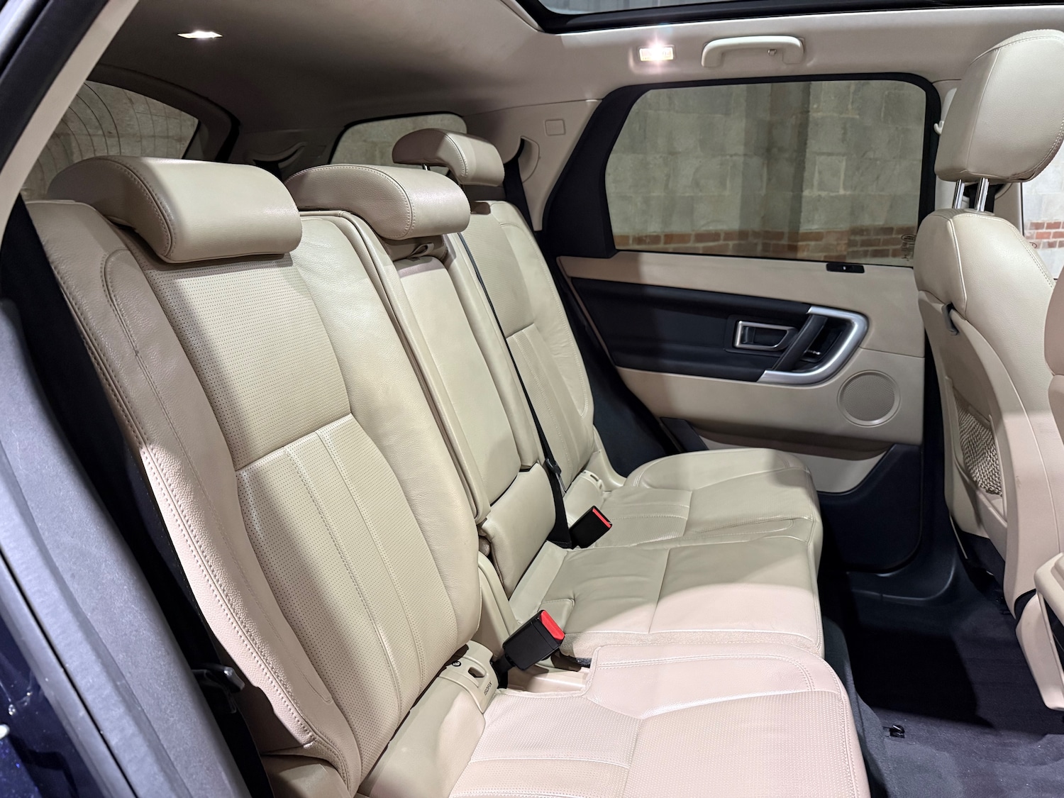 Used Land Rover Discovery Sport 2017 for sale - 76625723: Photo 22