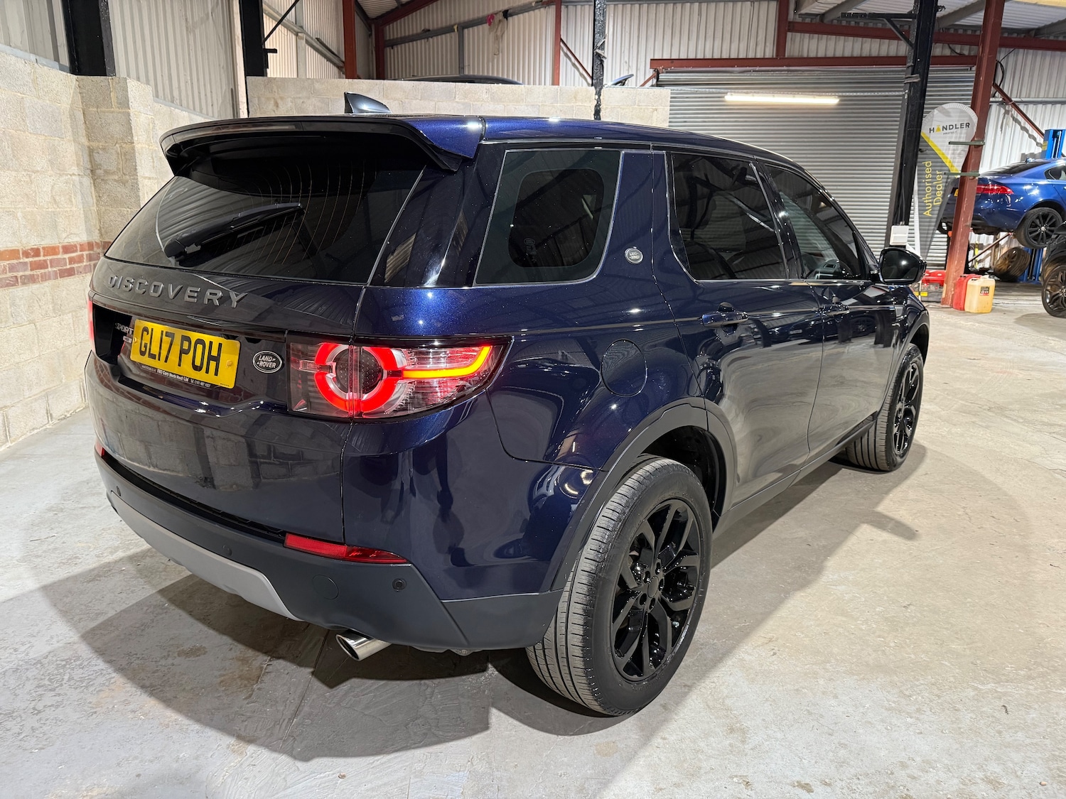 Used Land Rover Discovery Sport 2017 for sale - 76625723: Photo 3