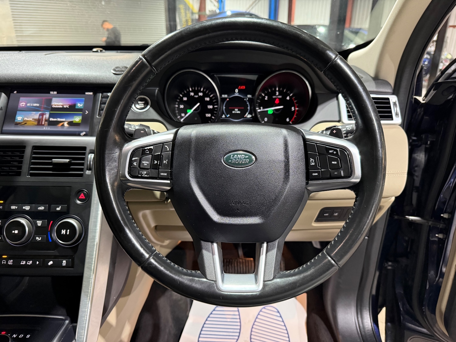 Used Land Rover Discovery Sport 2017 for sale - 76625723: Photo 33