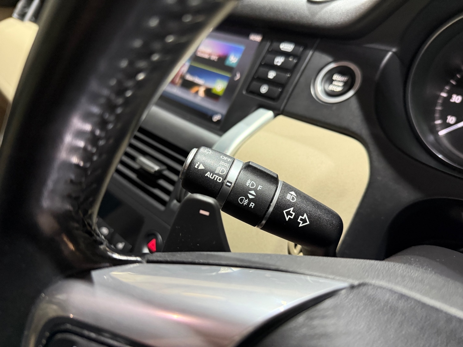 Used Land Rover Discovery Sport 2017 for sale - 76625723: Photo 38