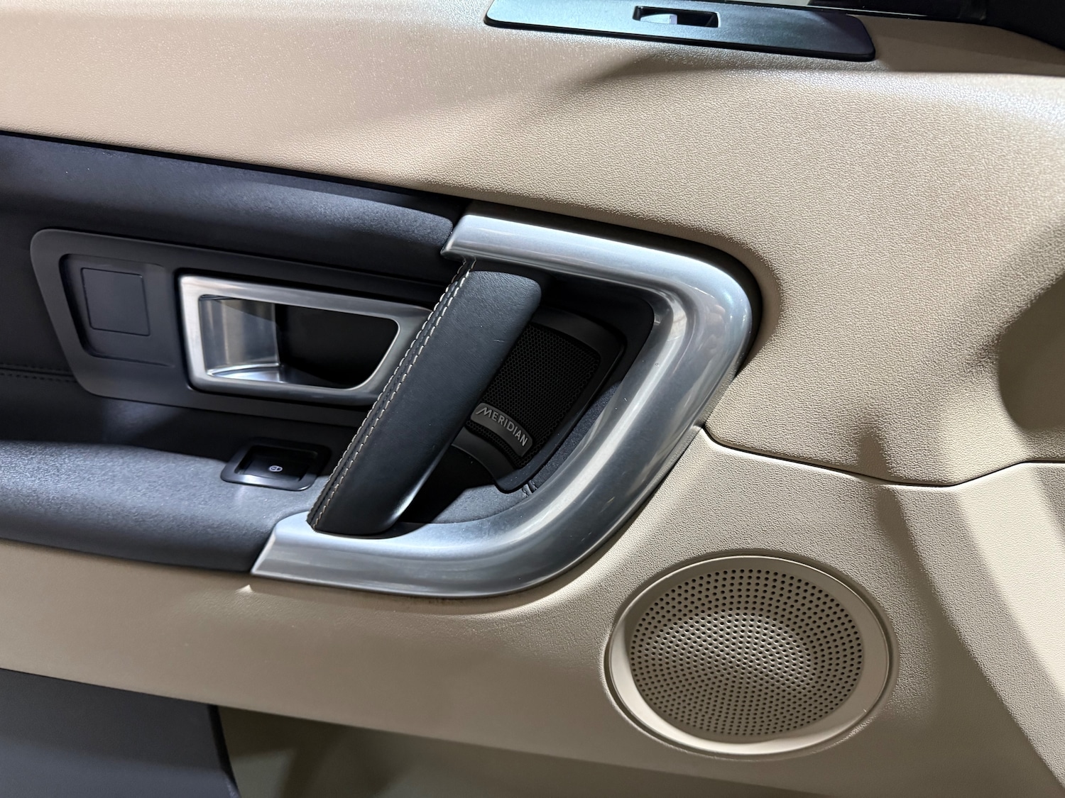 Used Land Rover Discovery Sport 2017 for sale - 76625723: Photo 8