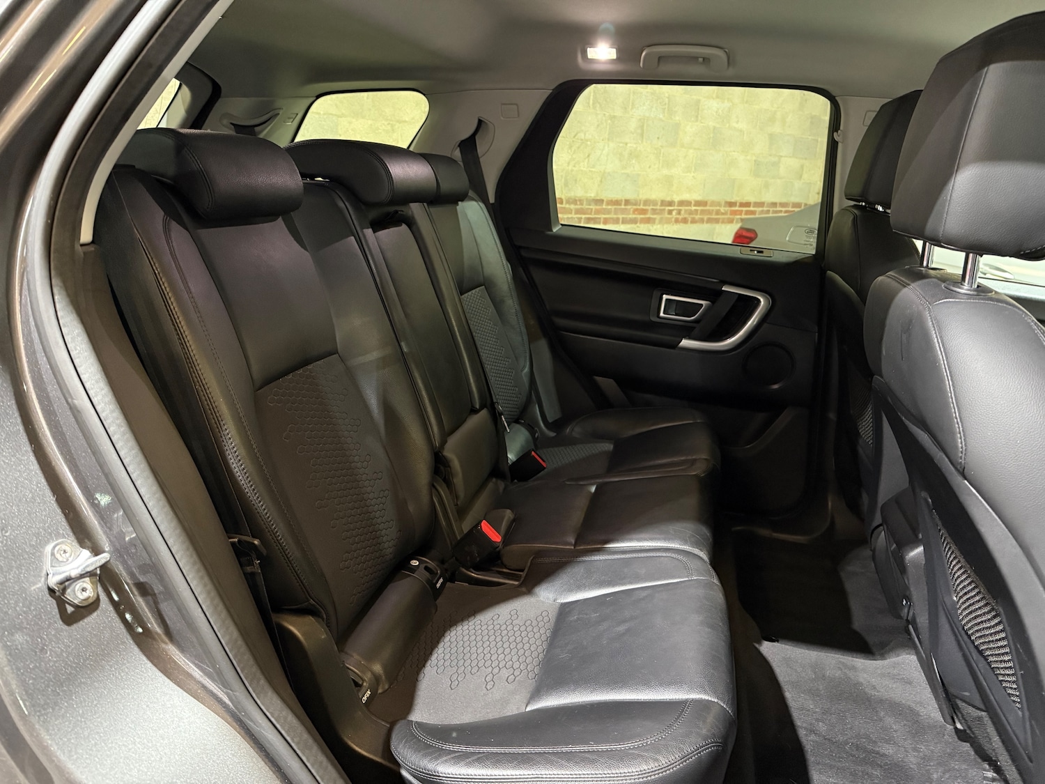 Used Land Rover Discovery Sport 2016 for sale - 76569266: Photo 26