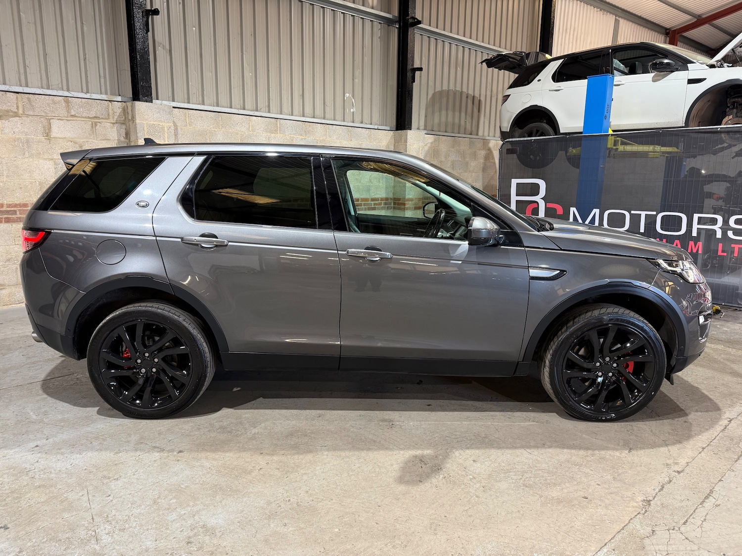Used Land Rover Discovery Sport 2016 for sale - 77557324: Photo 2