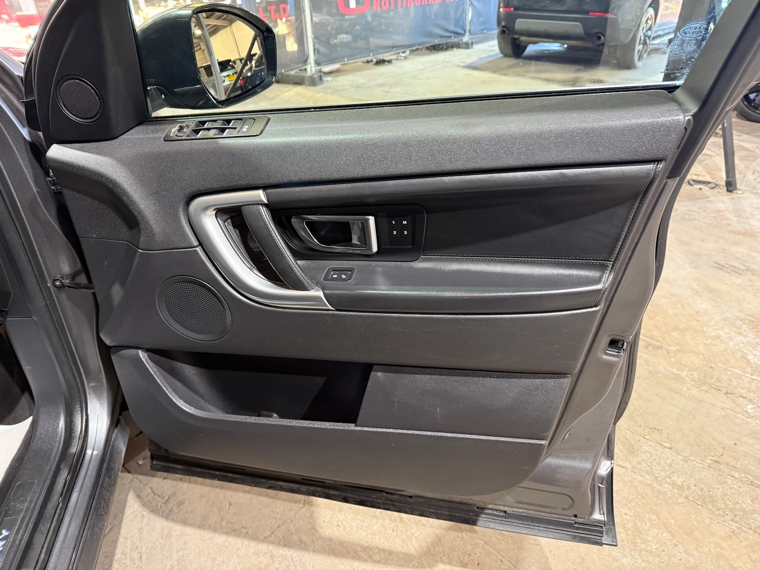 Used Land Rover Discovery Sport 2016 for sale - 77557324: Photo 25