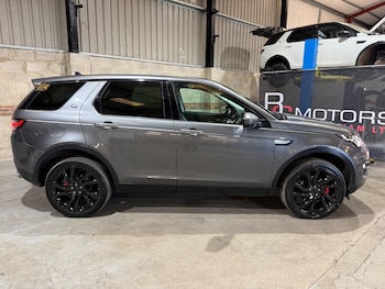 Used Land Rover Discovery Sport 2016 for sale - 77557324: Photo