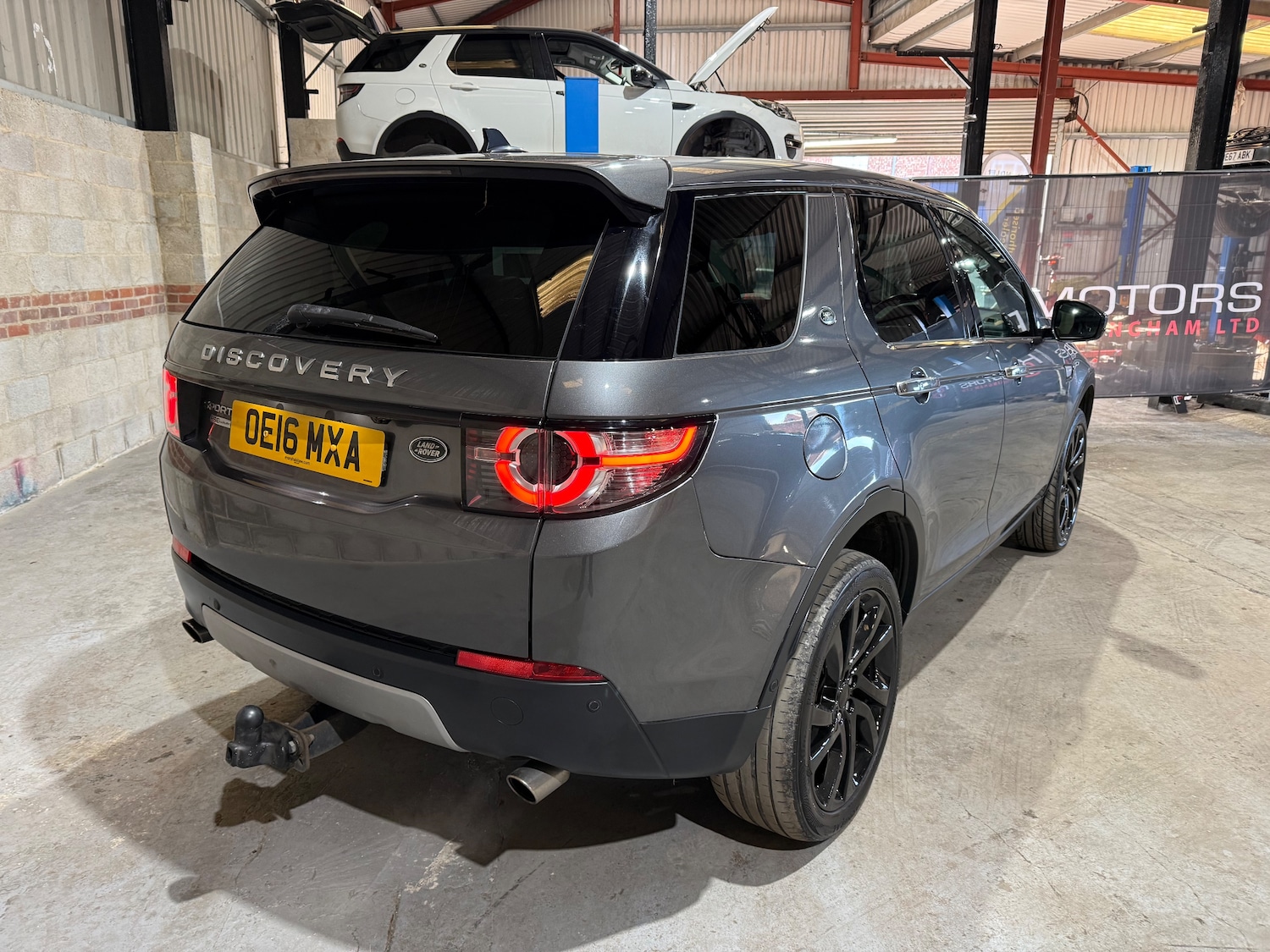 Used Land Rover Discovery Sport 2016 for sale - 77557324: Photo 3