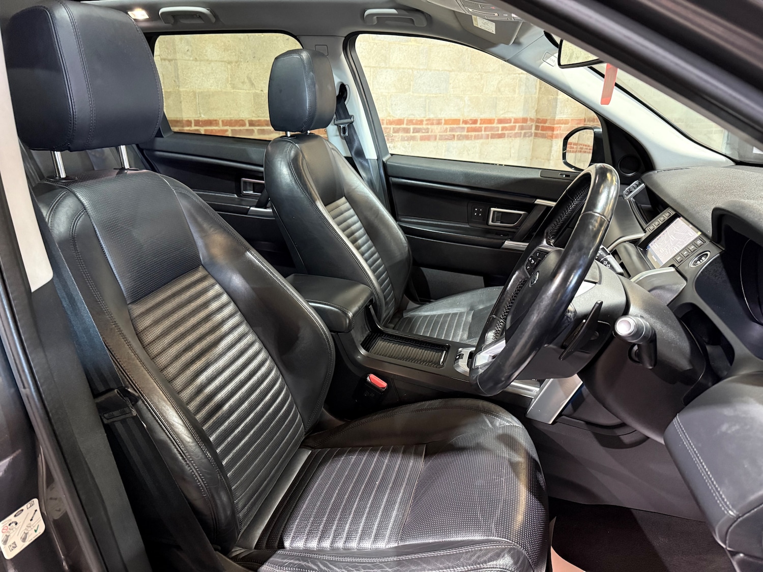 Used Land Rover Discovery Sport 2016 for sale - 77557324: Photo 30