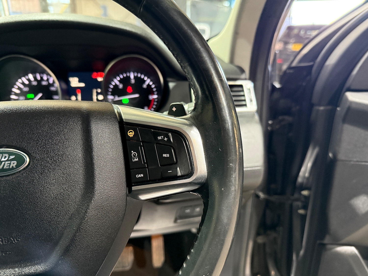 Used Land Rover Discovery Sport 2016 for sale - 77557324: Photo 36