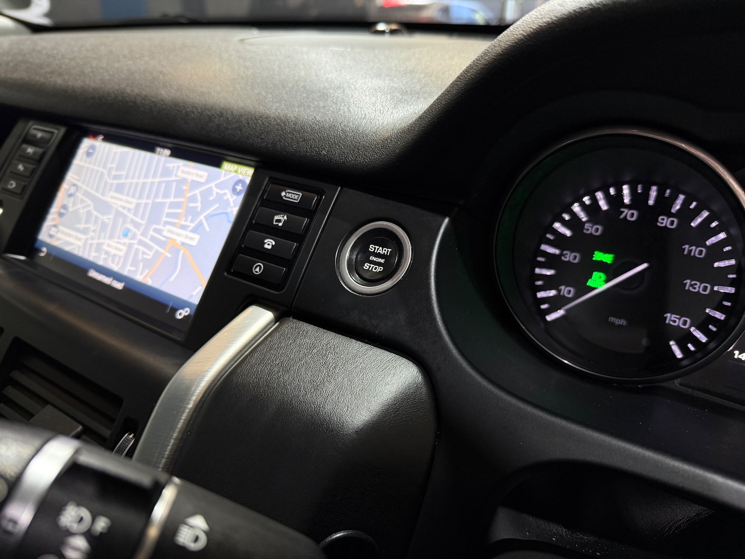 Used Land Rover Discovery Sport 2016 for sale - 77557324: Photo 41