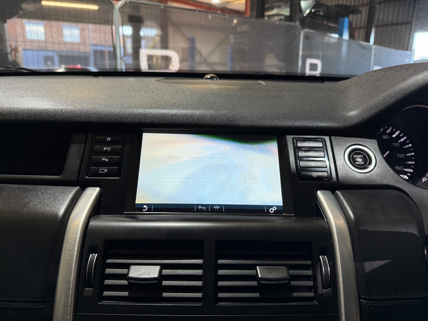 Used Land Rover Discovery Sport 2016 for sale - 77557324: Photo 43