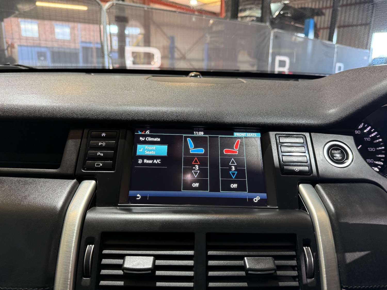 Used Land Rover Discovery Sport 2016 for sale - 77557324: Photo 45