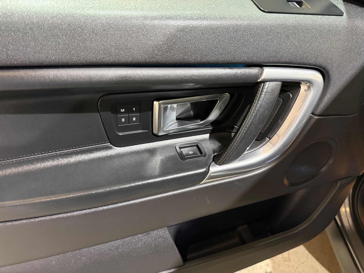 Used Land Rover Discovery Sport 2016 for sale - 77557324: Photo 8