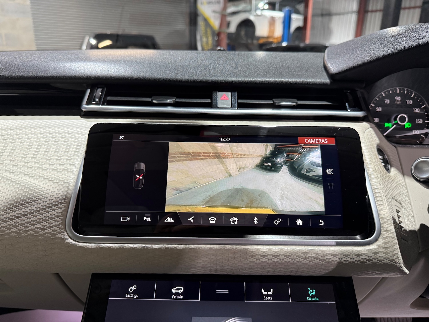 Used Land Rover Range Rover Velar 2018 for sale - 76875164: Photo 37